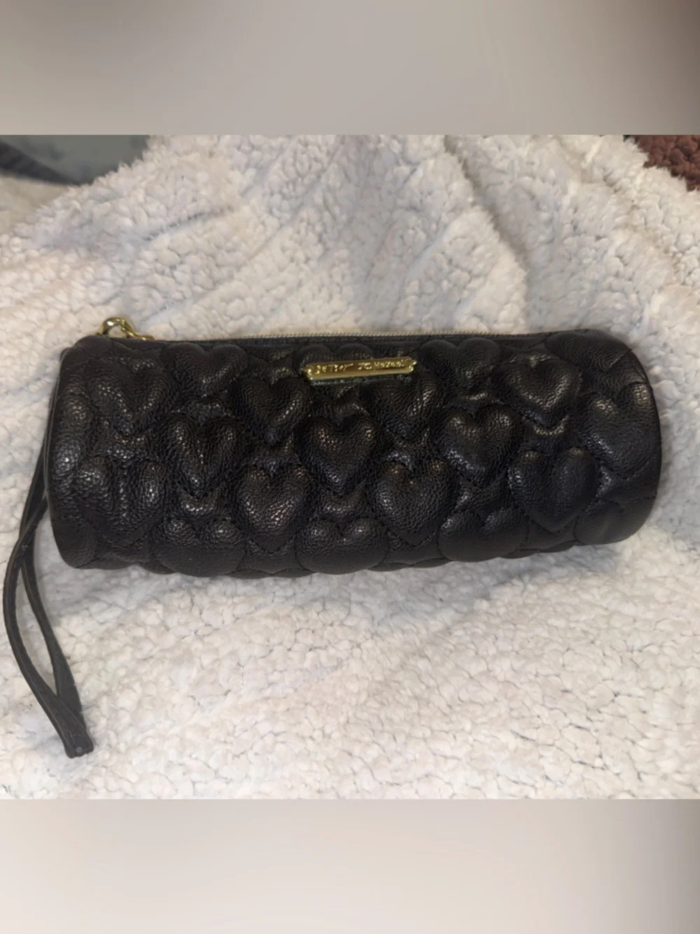 Betsey Johnson Black Quilted Heart Cosmetic Pouch with Wrist Strap - Picture 1 of 9